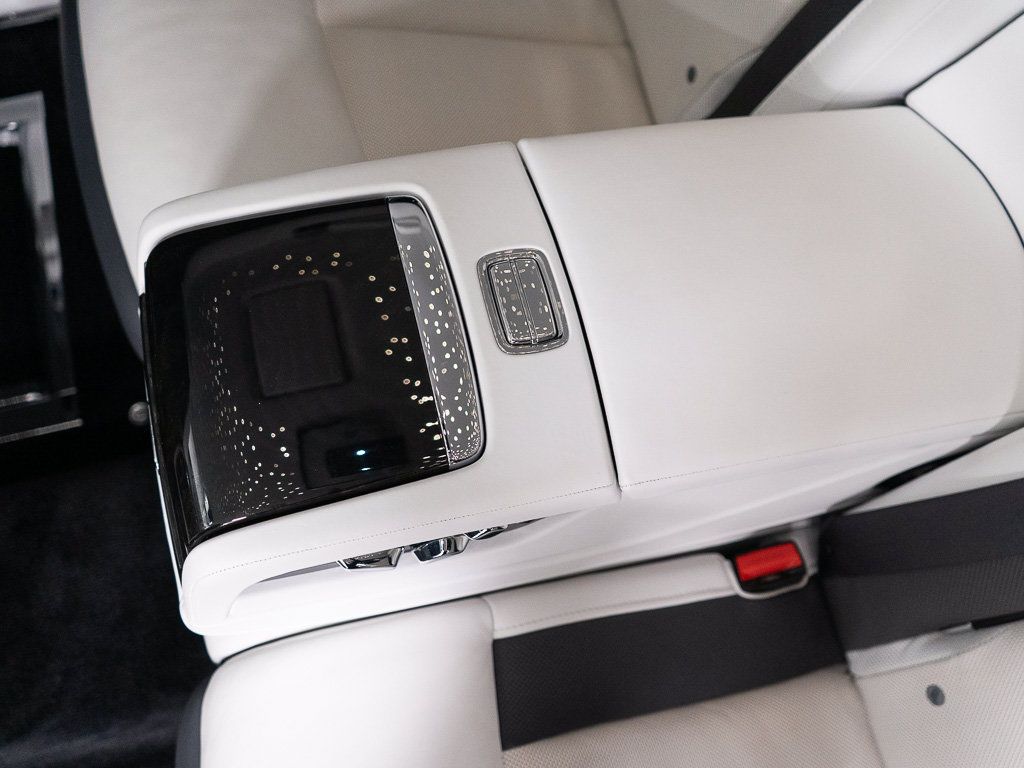 Certified 2023 Rolls-Royce Phantom Sedan RWD image 28