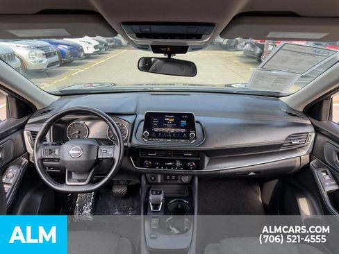 Used 2025 Nissan Rogue SV FWD image 12