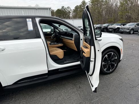 Used 2025 Cadillac Escalade IQ Sport 2 AWD/4WD image 31