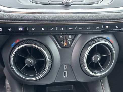 Used 2022 Chevrolet Blazer Premier w/ Enhanced Convenience Package image 22