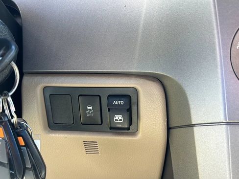 Used 2012 Toyota Sequoia Platinum AWD/4WD image 33