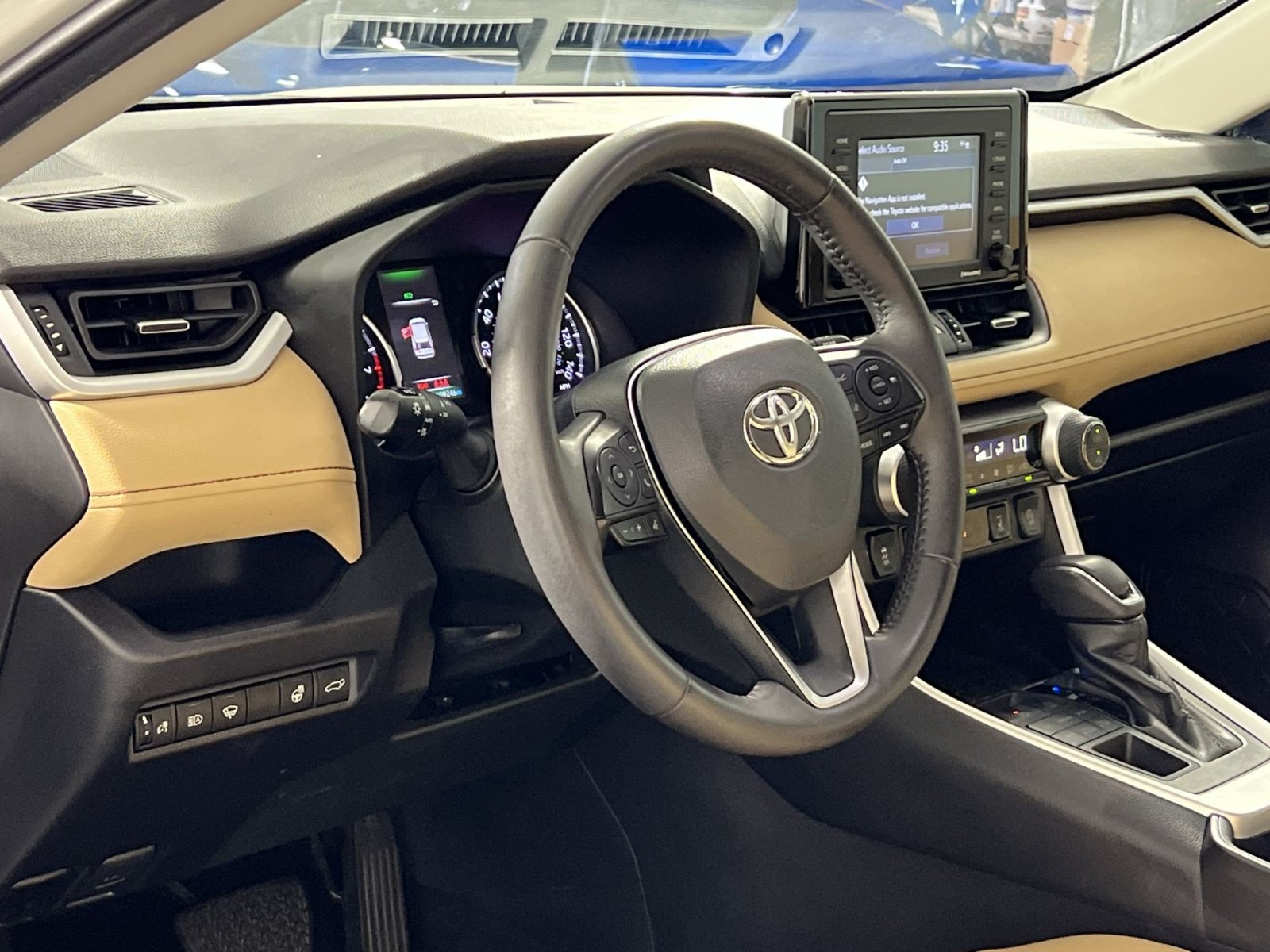 Used 2022 Toyota RAV4 XLE Premium AWD/4WD image 16