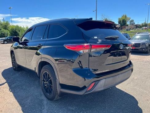 Used 2022 Toyota Highlander Bronze Edition AWD/4WD image 3