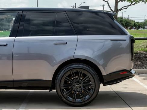 New 2026 Land Rover Range Rover SE AWD/4WD image 19