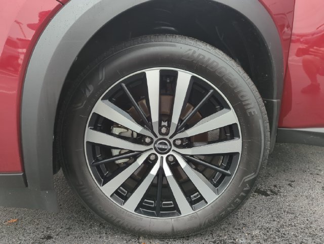 Certified 2025 Nissan Pathfinder Platinum AWD/4WD image 49
