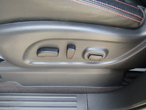 Used 2021 Nissan Titan PRO-4X w/ Pro-4x Convenience Package image 28