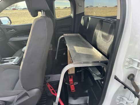 Used 2020 Chevrolet Colorado LT w/ Safety Package image 10