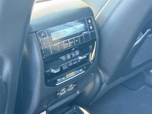 New 2025 Jeep Grand Cherokee L Laredo w/ Luxury Tech Group I image 11