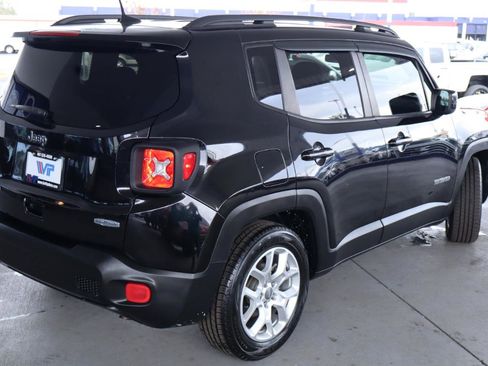 Used 2018 Jeep Renegade Latitude image 5