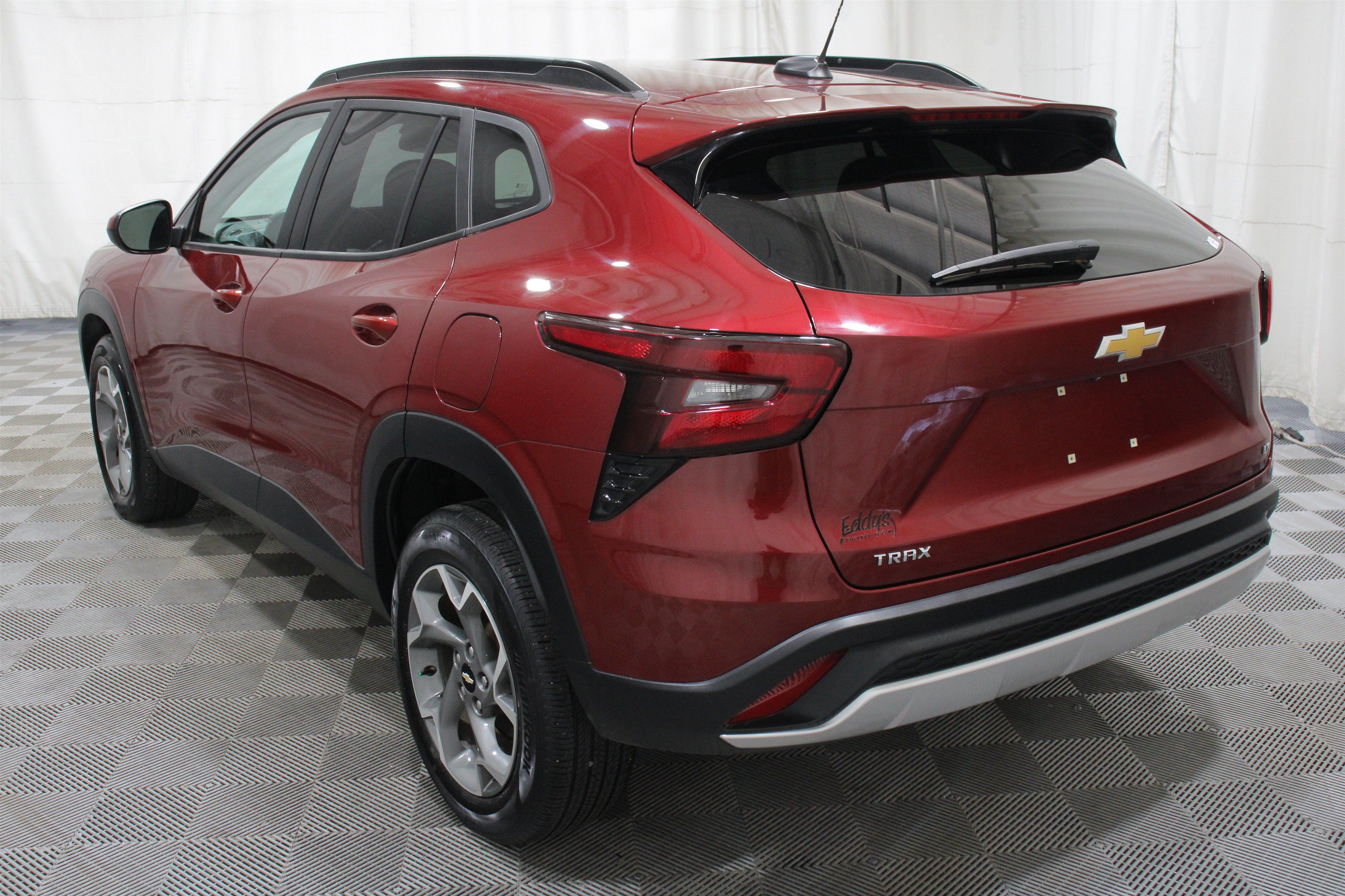 Used 2024 Chevrolet Trax LT FWD image 34