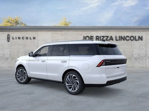 New 2025 Lincoln Navigator Reserve AWD/4WD image 4