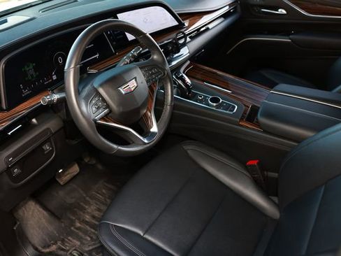 Used 2023 Cadillac Escalade ESV Luxury RWD image 6