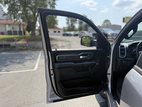 Used 2025 RAM 1500 Big Horn AWD/4WD image 24