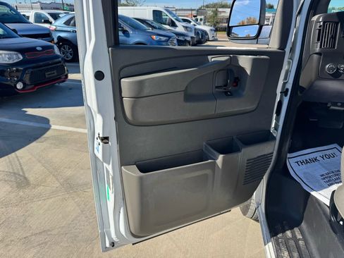 Used 2014 Chevrolet Express 2500 LS image 20