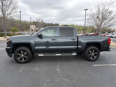 Used 2018 Chevrolet Silverado 1500 LT w/ All Star Edition image 8