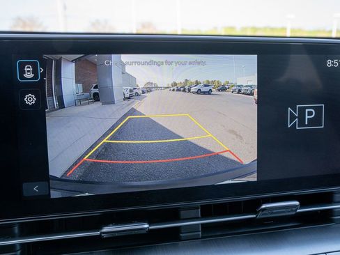 Used 2025 Hyundai Kona SEL image 13