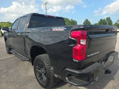 Used 2024 Chevrolet Silverado 1500 Custom Trail Boss AWD/4WD image 4