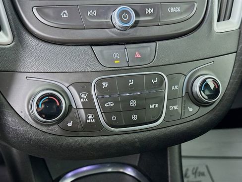 Used 2024 Chevrolet Malibu LT FWD image 22