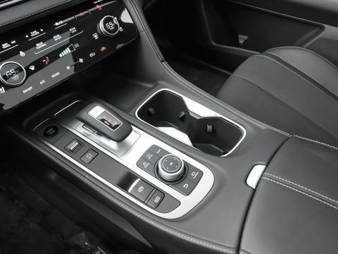 Certified 2026 INFINITI QX60 Luxe w/ Cargo Package FWD image 10
