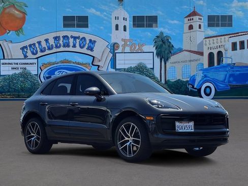 Used 2023 Porsche Macan AWD/4WD image 1