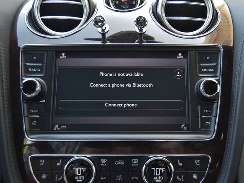 Used 2019 Bentley Bentayga image 31