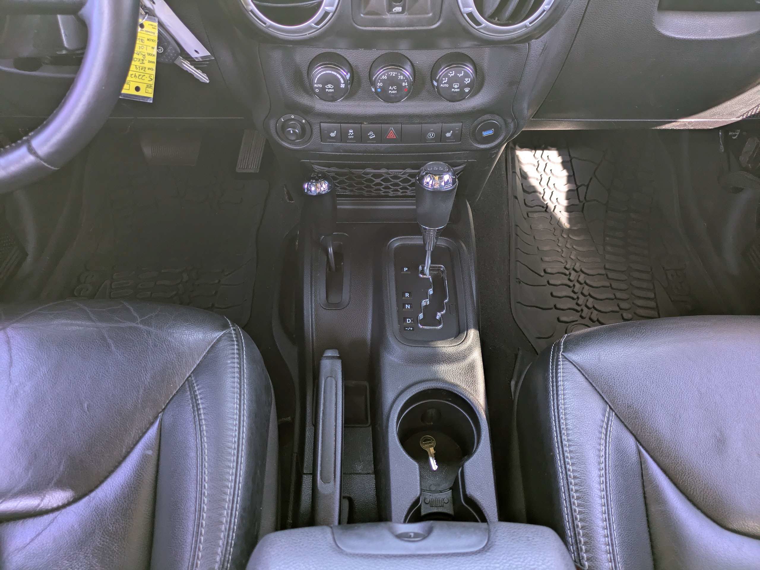 Used 2014 Jeep Wrangler Unlimited Rubicon w/ Connectivity Group AWD/4WD image 18