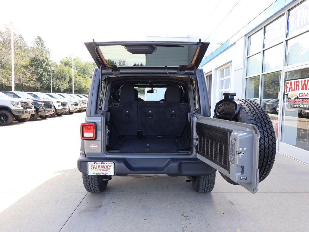 Used 2021 Jeep Wrangler Unlimited Sport AWD/4WD image 28