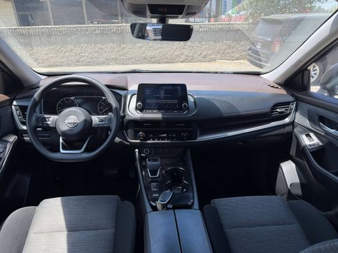 Used 2023 Nissan Rogue SV FWD image 34