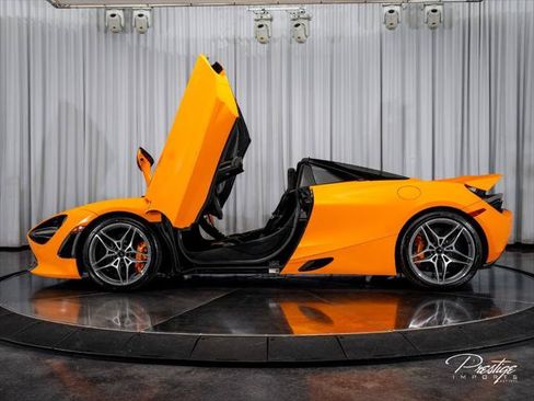 Used 2020 McLaren 720S Performance RWD image 17