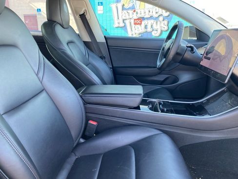Used 2019 Tesla Model 3 image 16