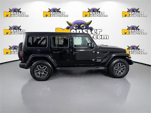 Used 2024 Jeep Wrangler Sahara image 4