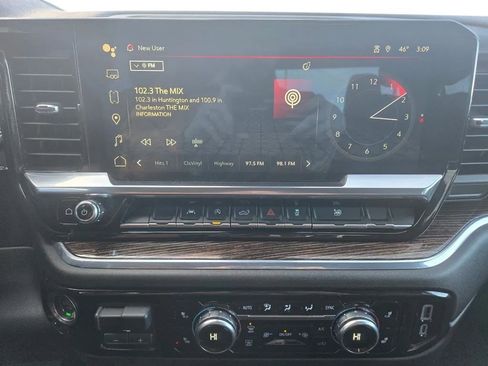 Used 2024 GMC Sierra 1500 SLE image 21