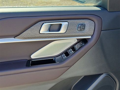 New 2026 Ford Explorer Platinum image 15