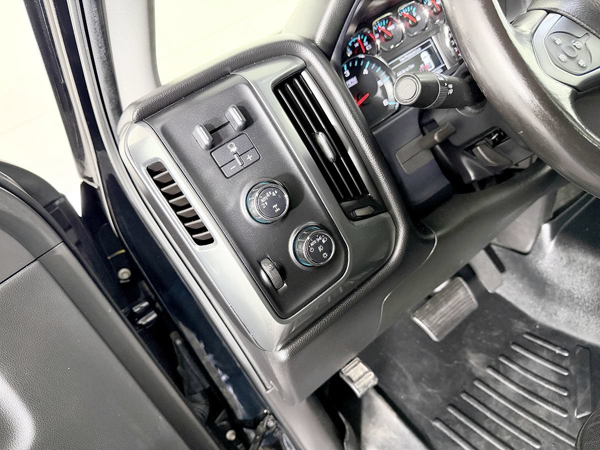 Used 2017 Chevrolet Silverado 1500 LT w/ All Star Edition AWD/4WD image 32