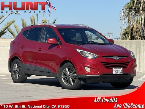 Used 2015 Hyundai Tucson SE image 1