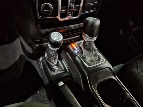 Certified 2021 Jeep Wrangler Unlimited Sahara image 9