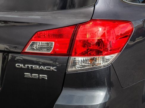Used 2014 Subaru Outback 3.6R Limited image 10