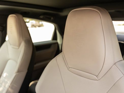 Certified 2026 Porsche Cayenne Coupe AWD/4WD image 24
