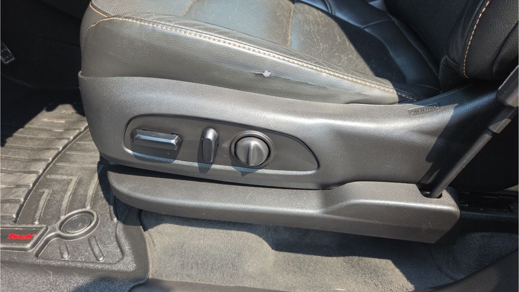 Used 2020 Chevrolet Traverse Premier AWD/4WD image 47