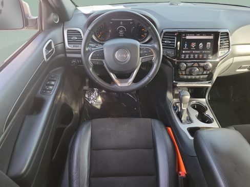 Used 2021 Jeep Grand Cherokee Laredo X AWD/4WD image 8