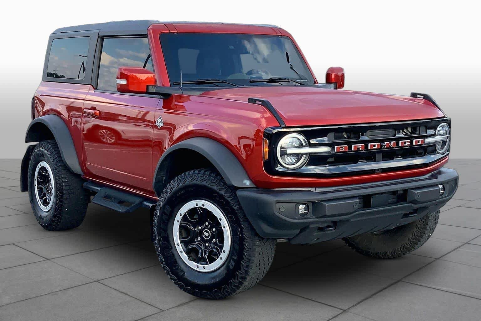 Used 2023 Ford Bronco Outer Banks w/ Sasquatch Package AWD/4WD image 3