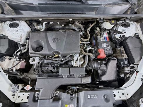 Certified 2021 Toyota RAV4 XLE w/ Carpet Mat Package (TMS) image 28