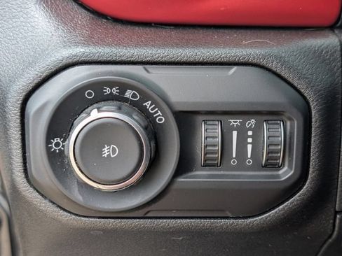 Used 2021 Jeep Wrangler Rubicon w/ Cold Weather Group AWD/4WD image 31