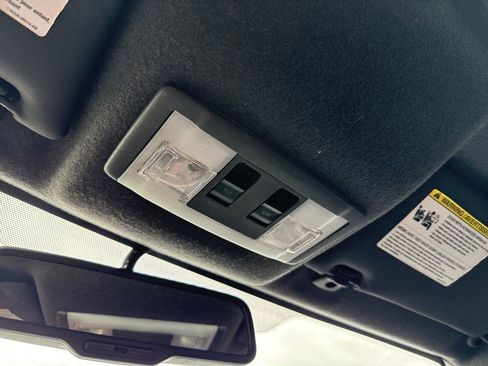 Used 2011 Ford Focus SES w/ 401A Rapid Spec Order Code image 21