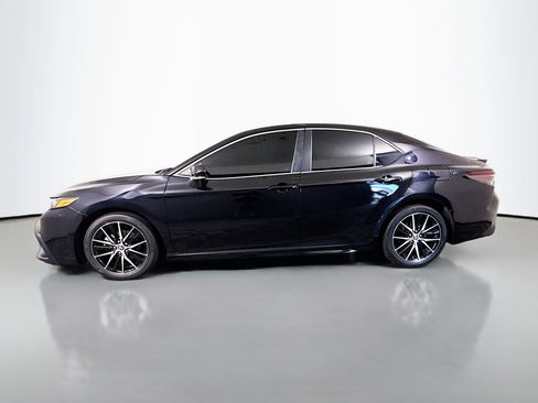 Used 2023 Toyota Camry SE FWD image 6