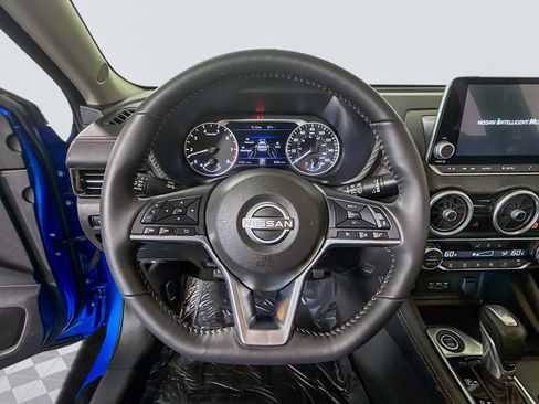 Used 2025 Nissan Sentra SR w/ SR Premium Package image 13