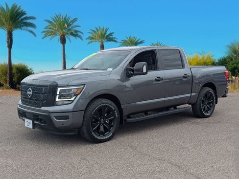 Used 2024 Nissan Titan SV w/ SV Convenience Package image 31