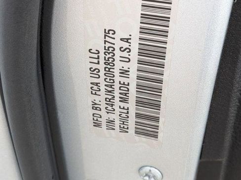 Certified 2024 Jeep Grand Cherokee L Laredo image 31