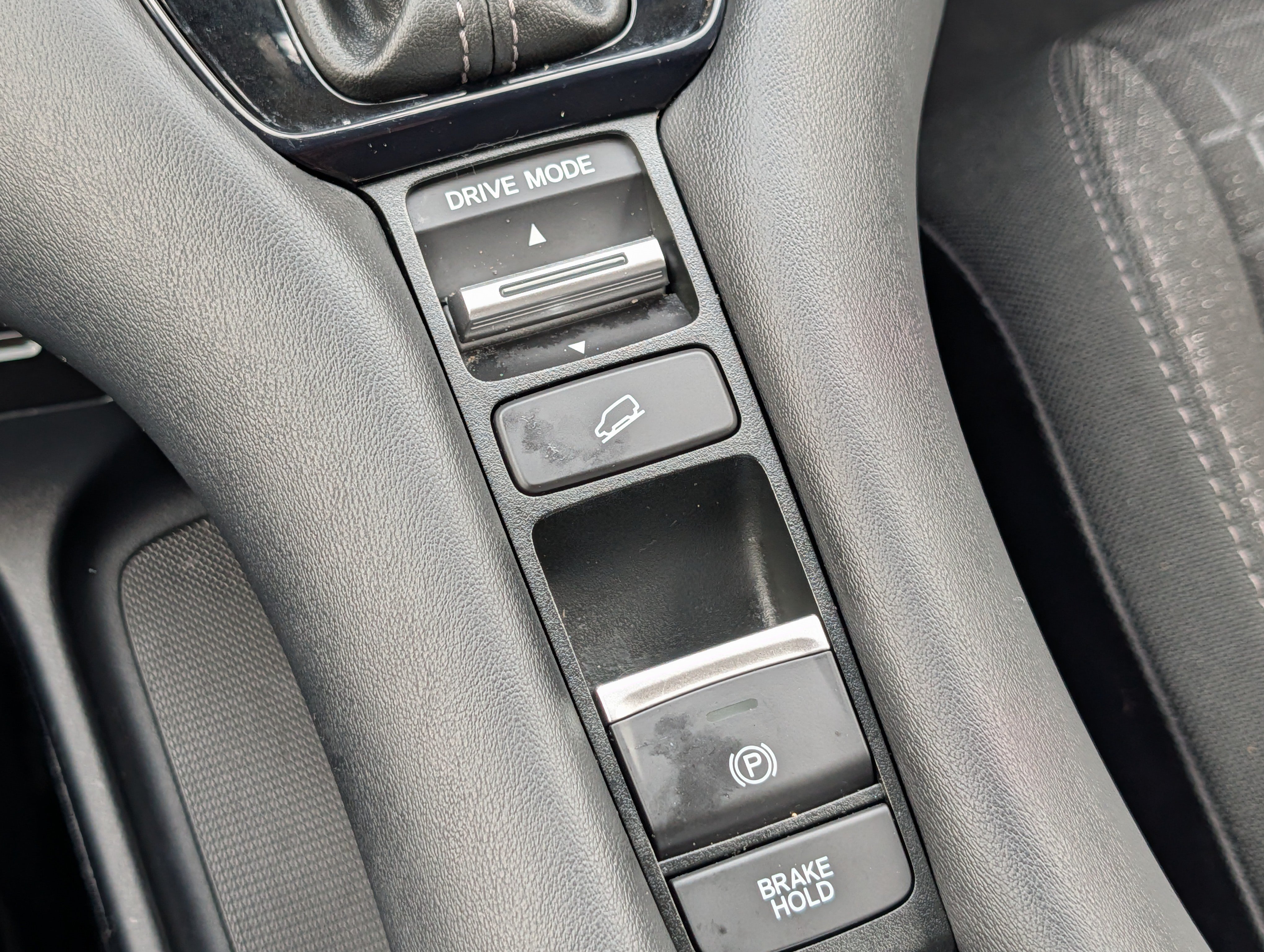 Used 2024 Honda HR-V LX image 32