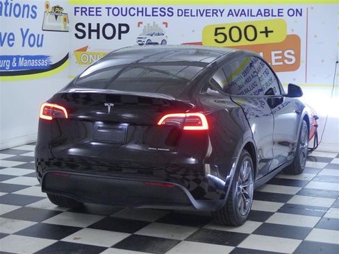 Used 2022 Tesla Model Y Long Range AWD/4WD image 7